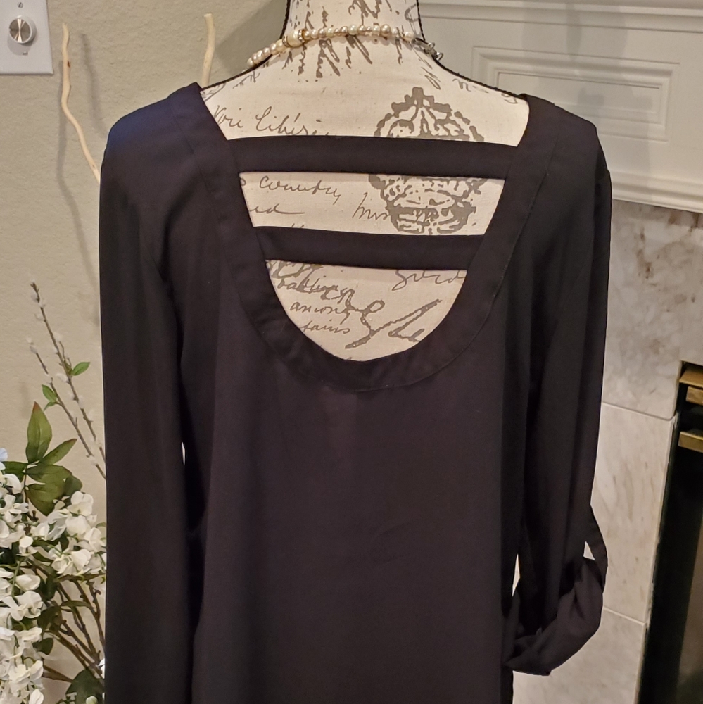Black Bar Back, Front VNeck Blouse, Medium, EUC